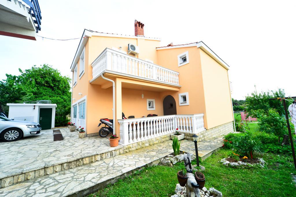 Apartments Valentina Petrcane Exterior foto
